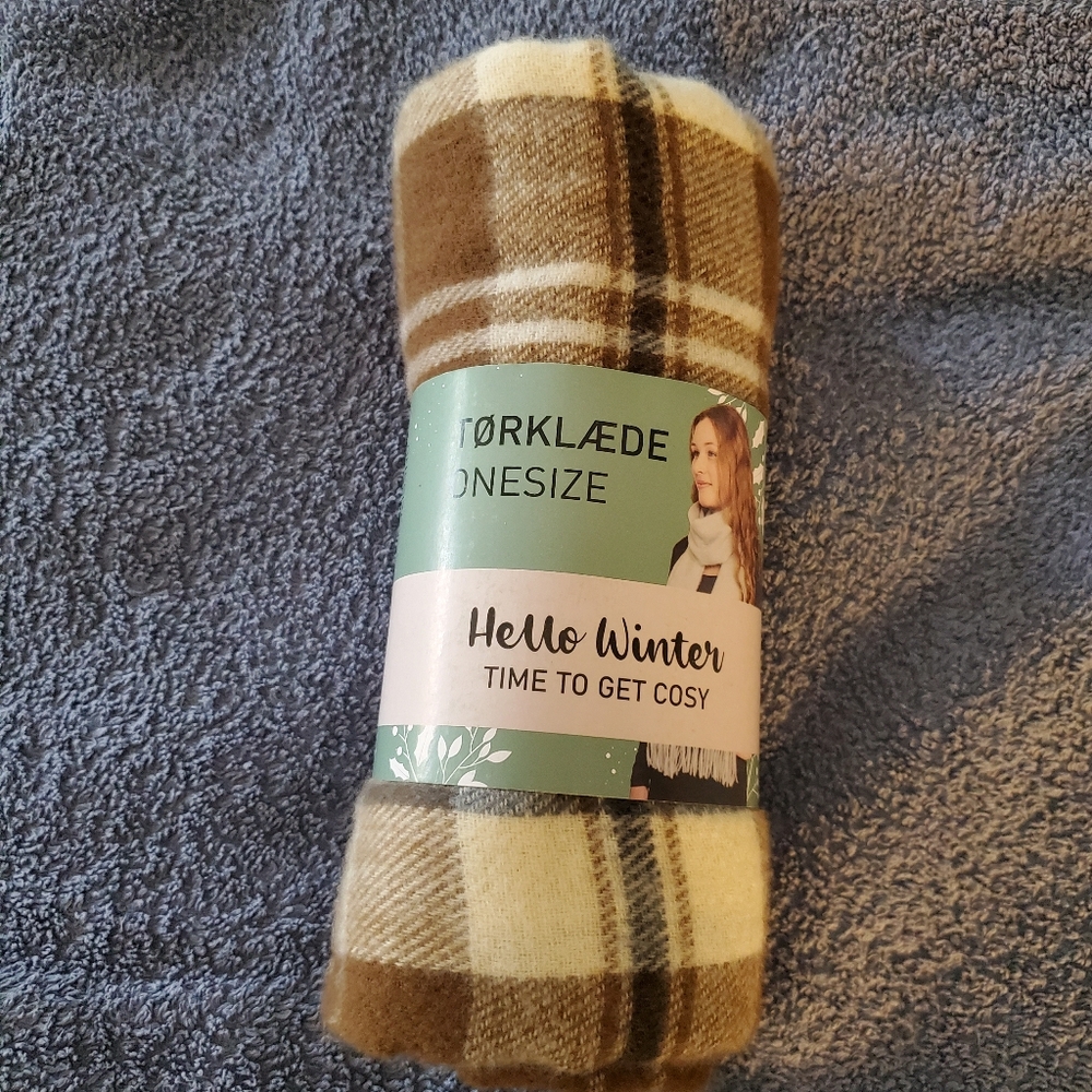 Plaid Scarf in Brown and Cream, NWT, Bought in Denmark, Cozy and Warm for Winter